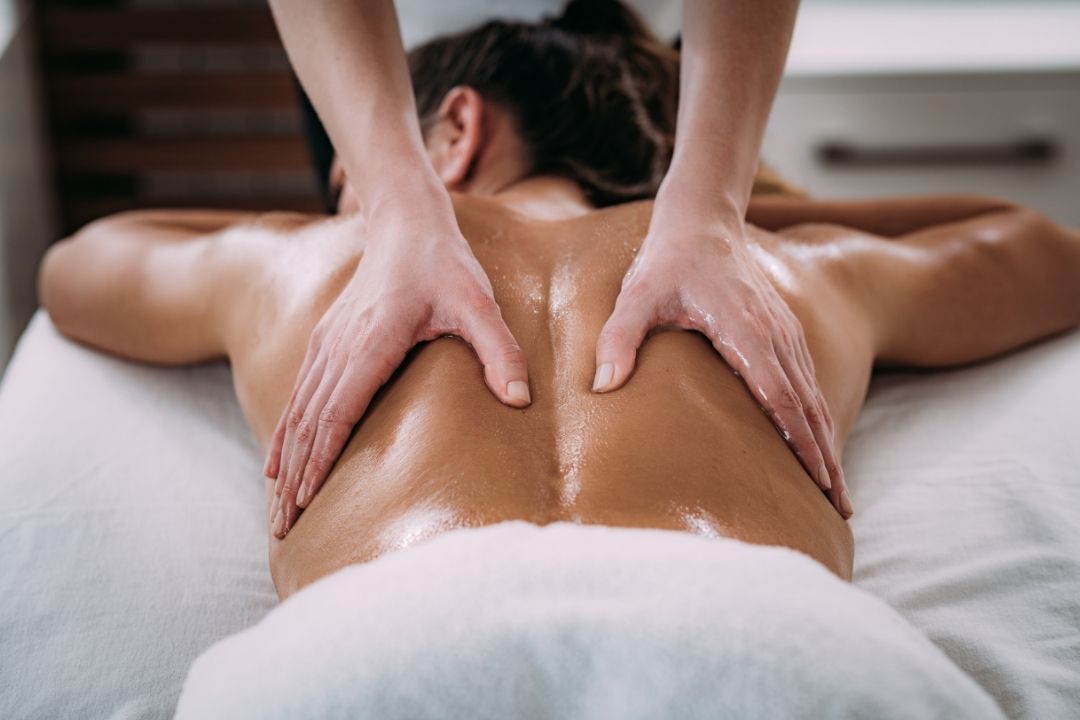 Massoterapia na Numines Clínica Integrativa